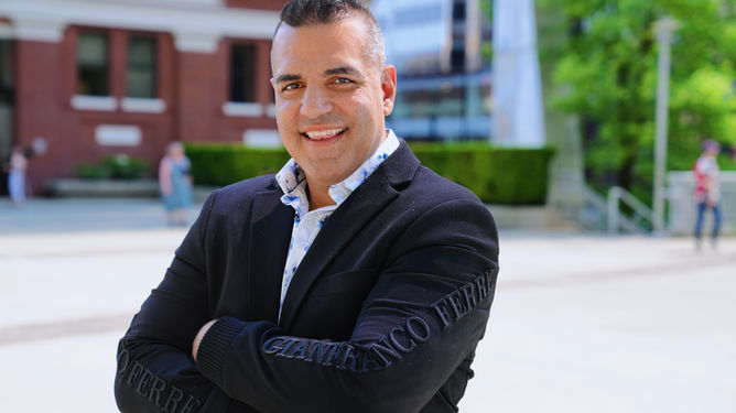 The Key to Success is Finding the Right People to Help you Build your Business. #goaldiggers-(1080p60)